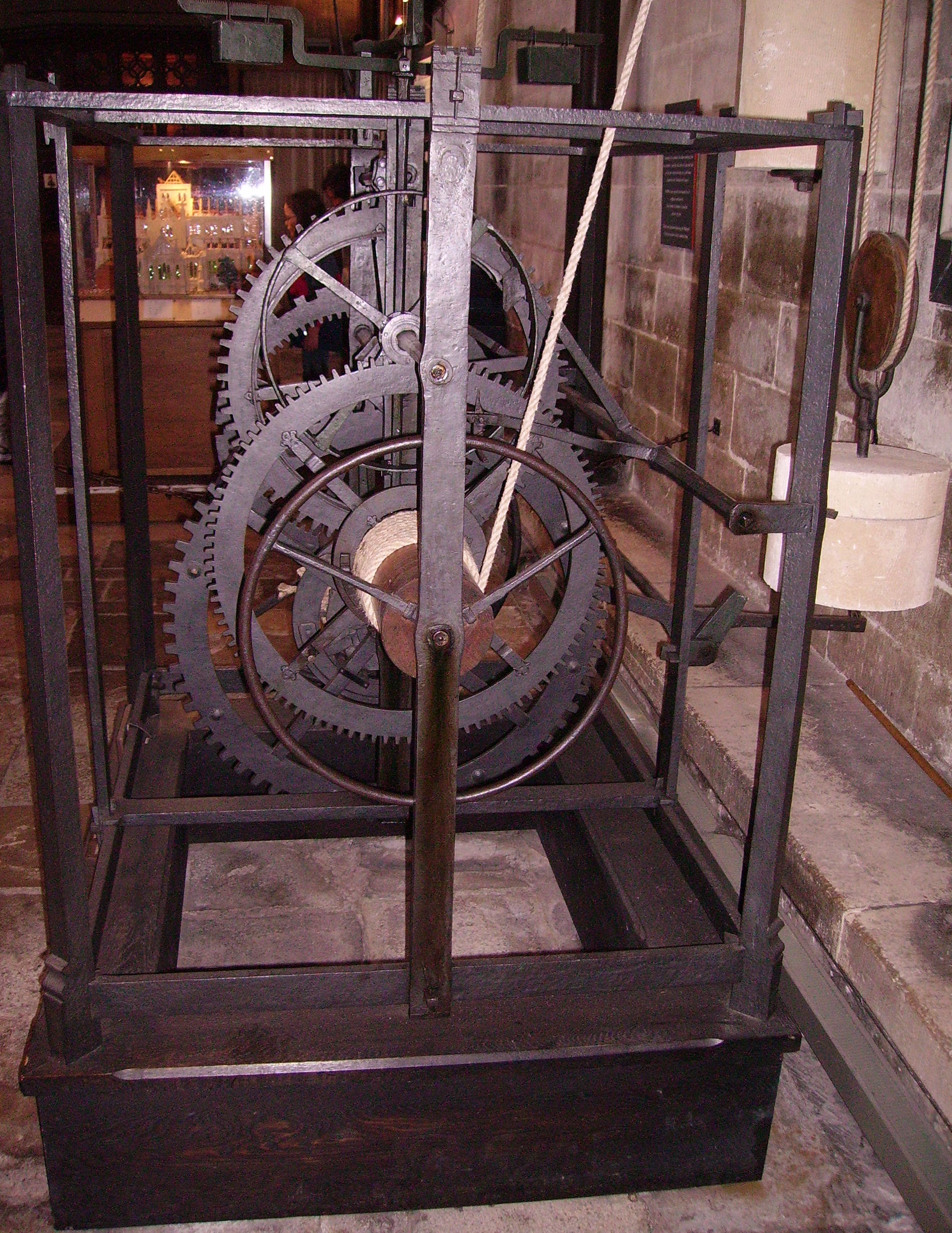 Clock Salisbury Cathedral 02