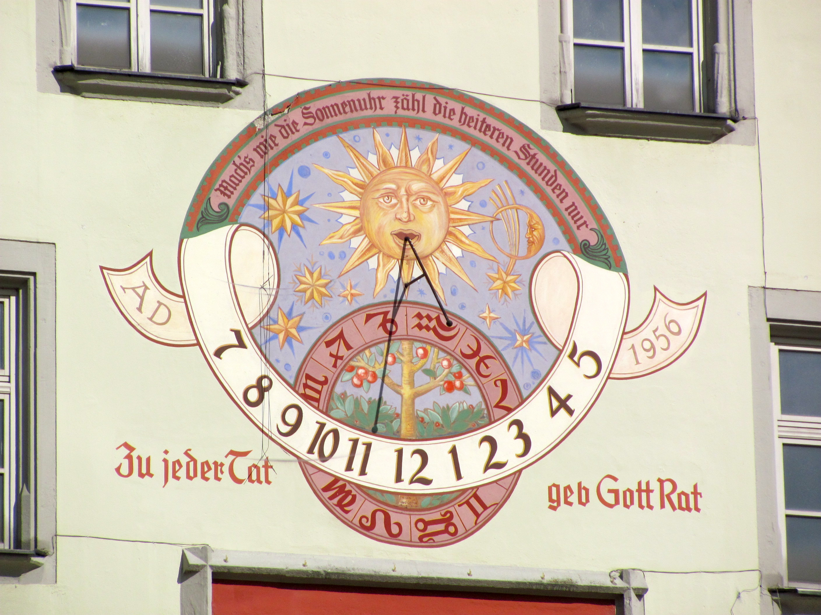 Deggendorfer Rathaus Sonnenuhr
