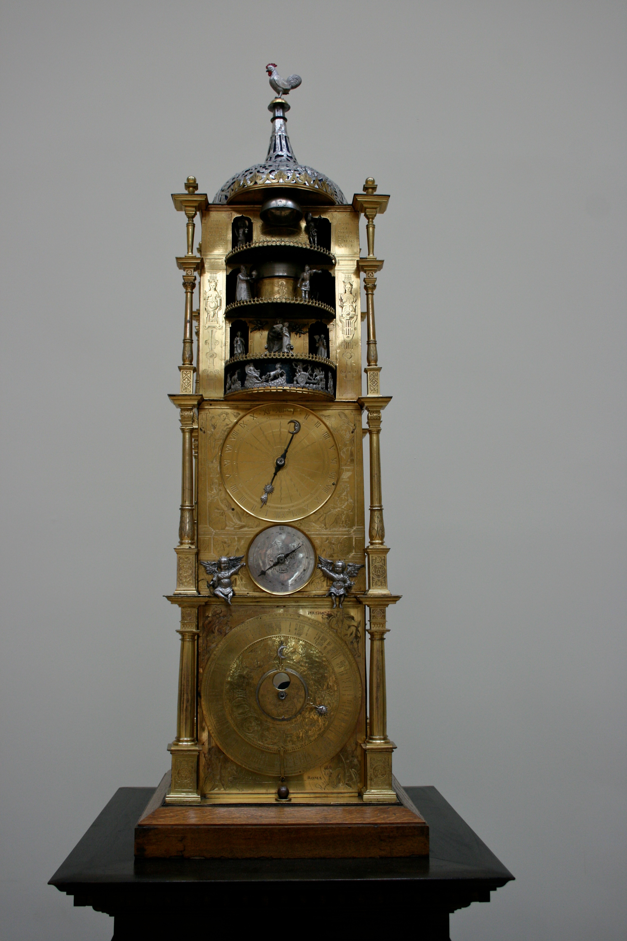 Monumental carrilion clock, British Museum