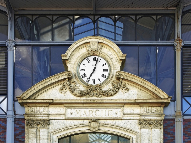 Angoulême Horloge marché 2012