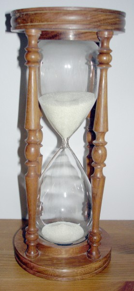 Wooden hourglass edit