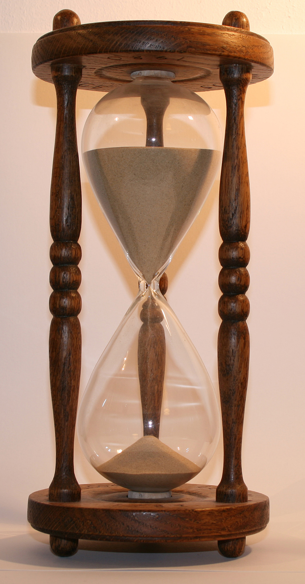 Wooden hourglass4