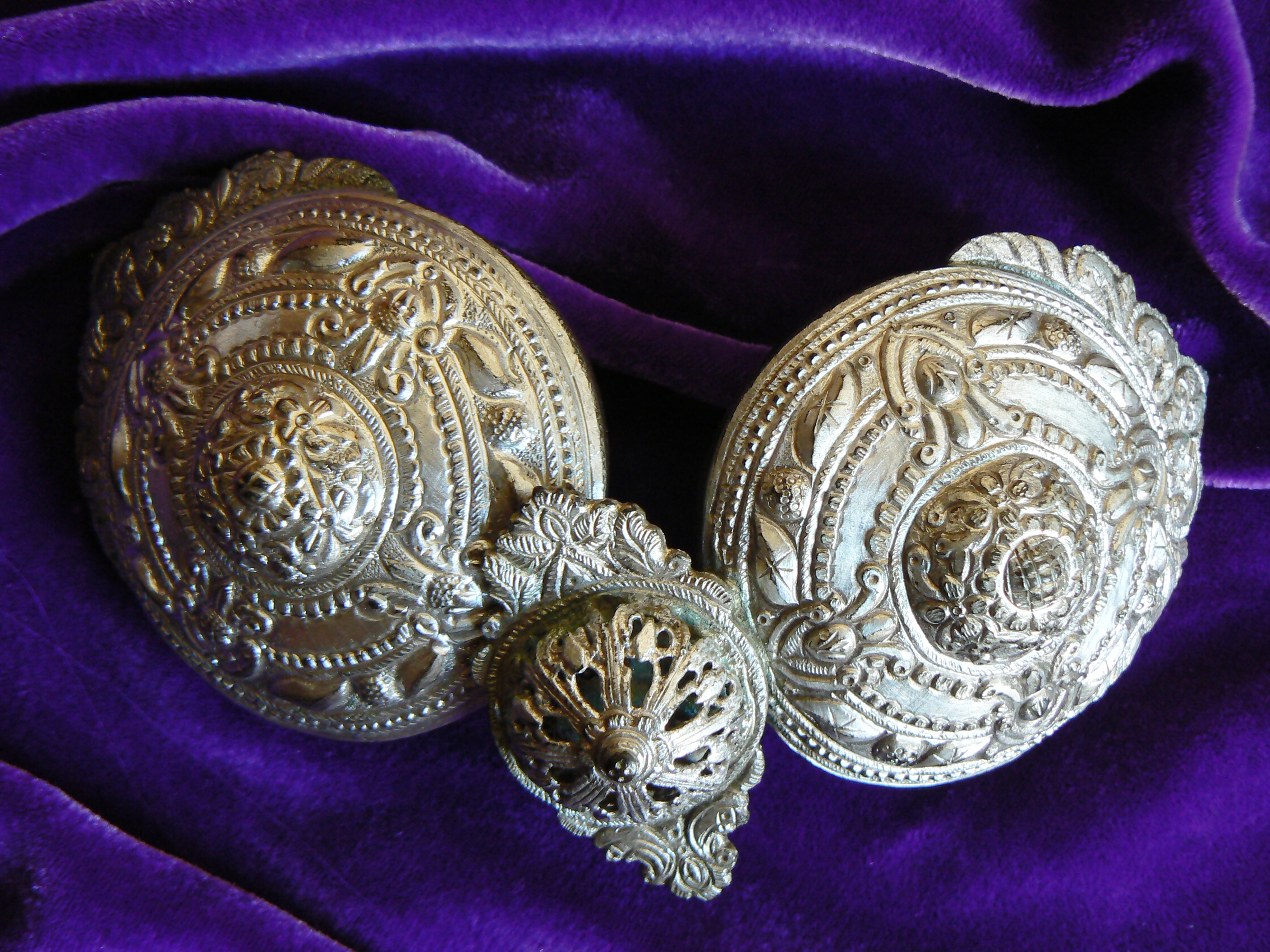 Burgas-Ethnographic-museum-buckles-1