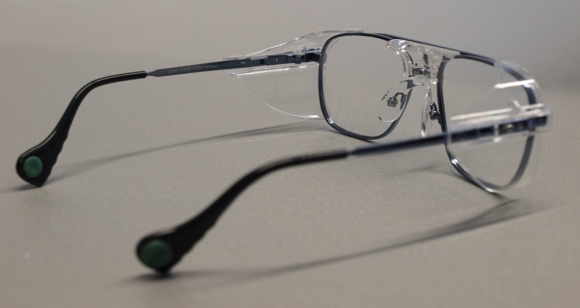 Korrektionsschutzbrille Seitenansicht