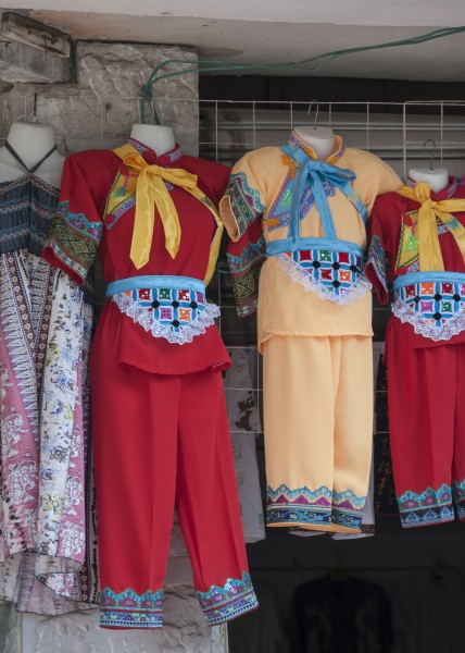 Shilin Yunnan China Clothing-of-Yi-People-01
