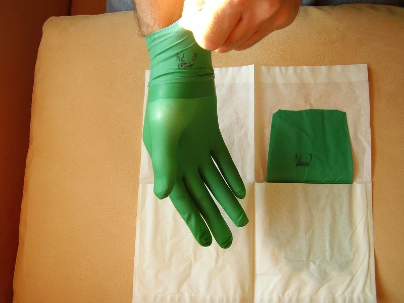 Surgical gloves 16