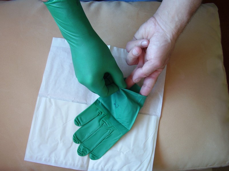 Surgical gloves 21
