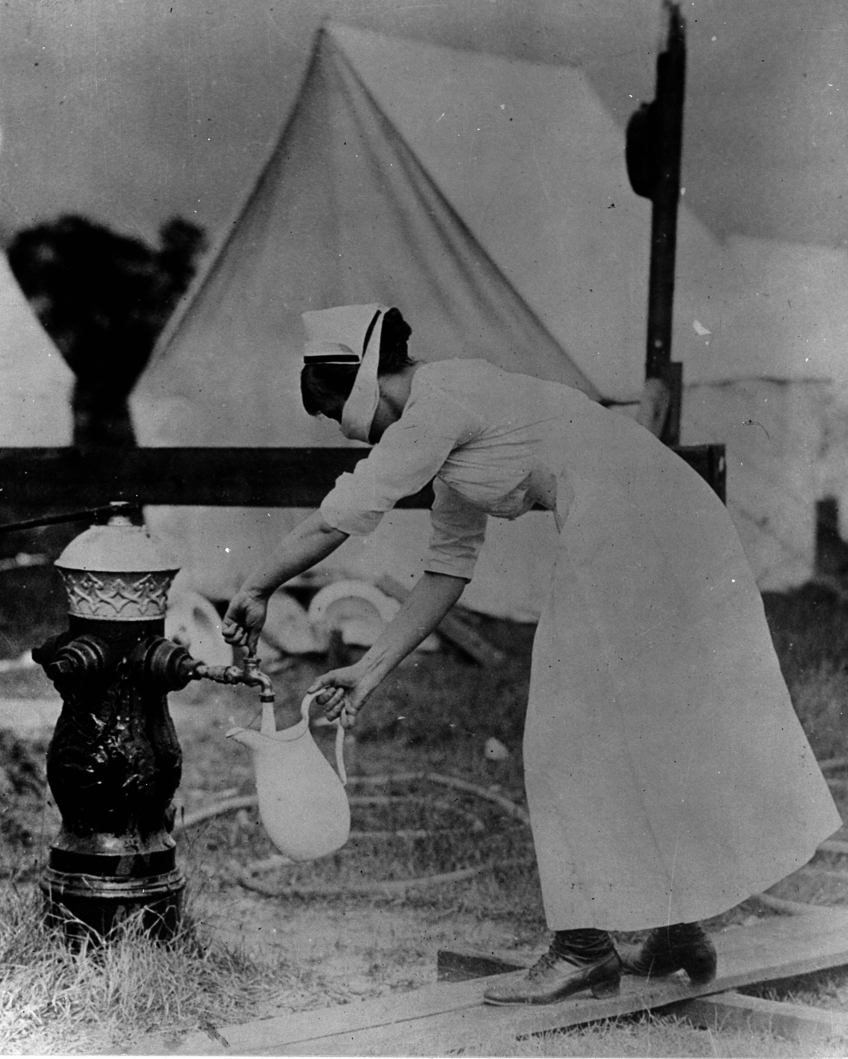 Influenza-nurse-water-xl