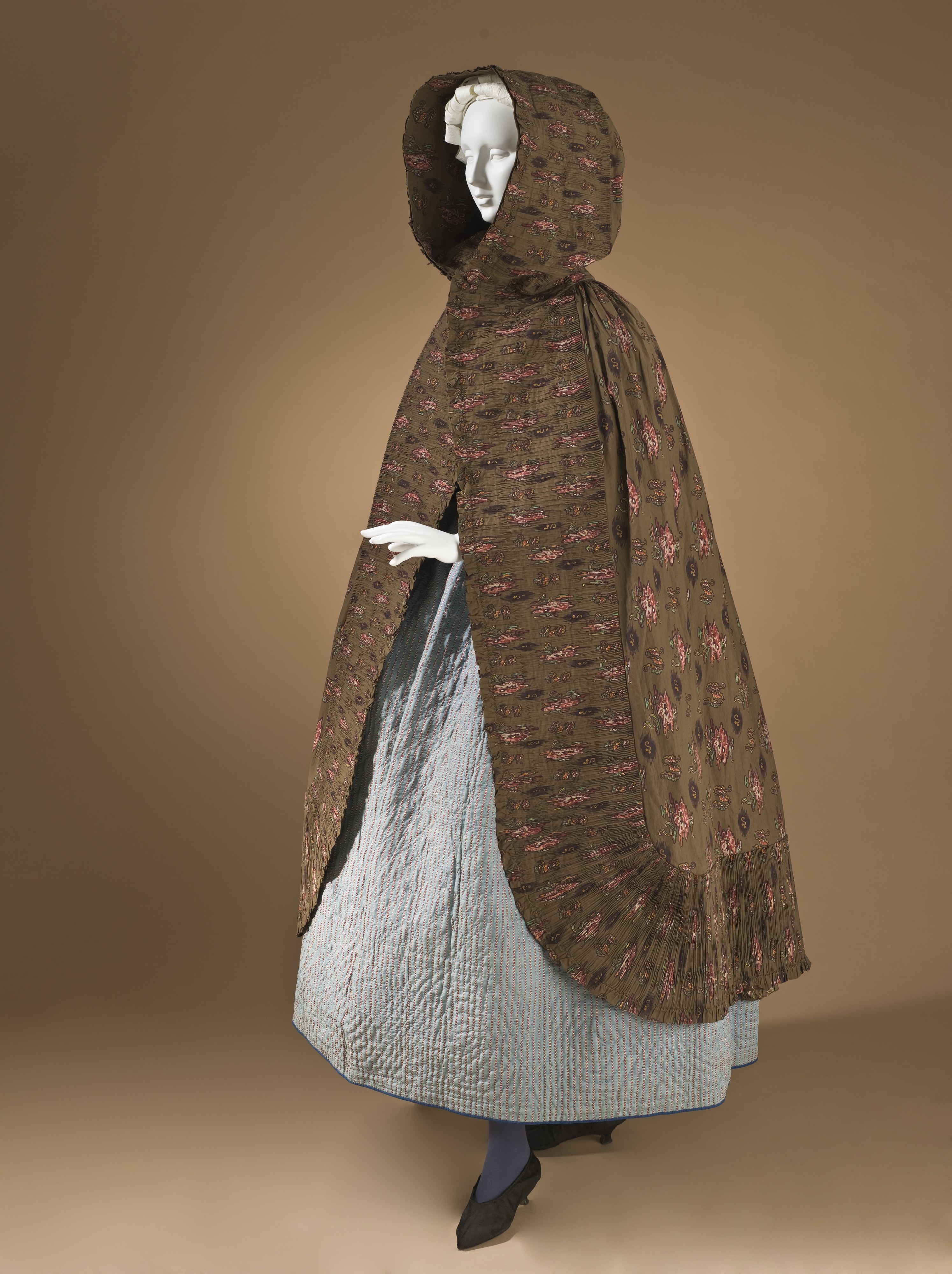 Woman’s hooded cape Provence 1785-1820