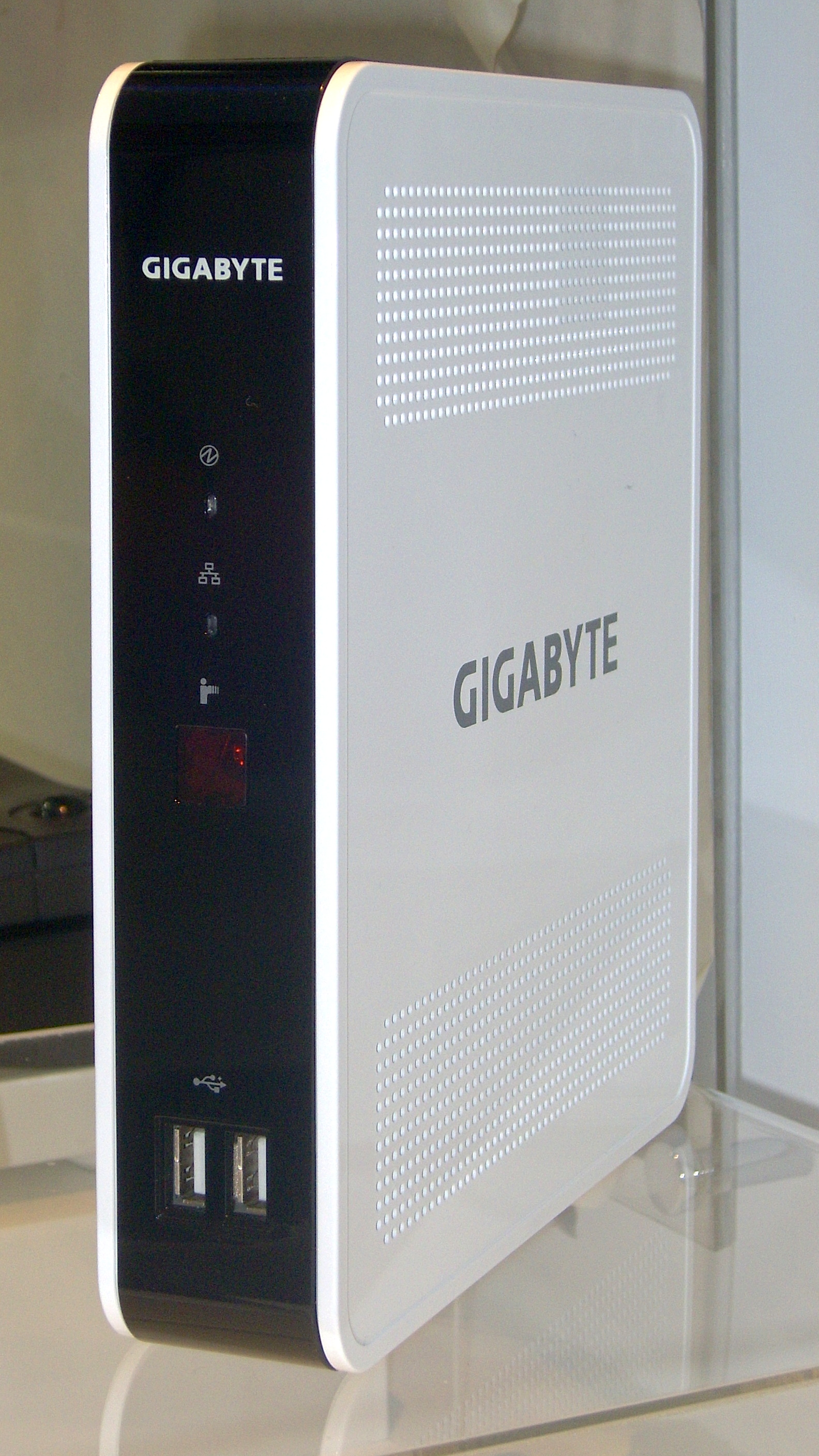 2008Computex Gigabyte Glee Cube MBA-00 IPTV Box