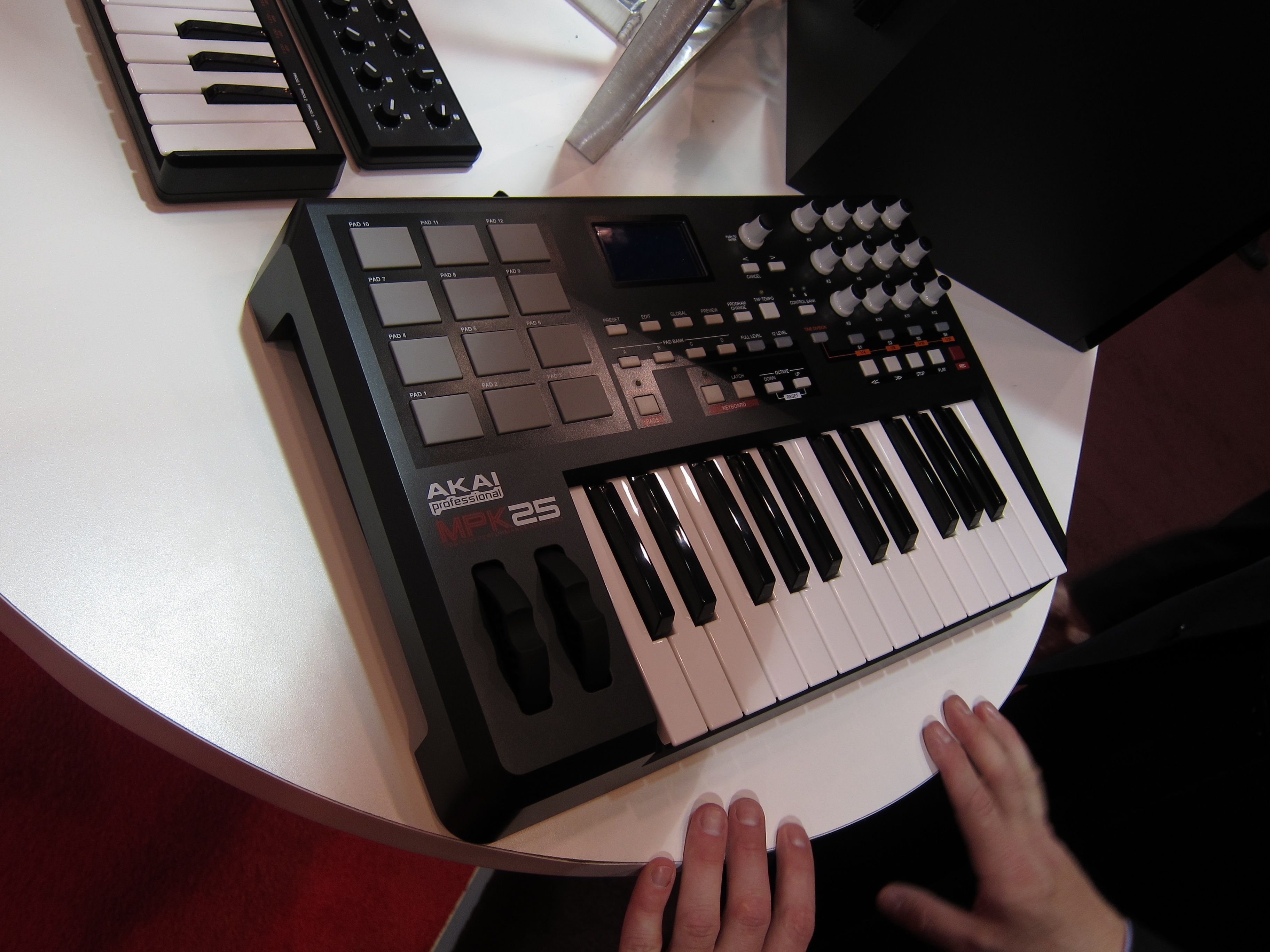 Akai MPK25