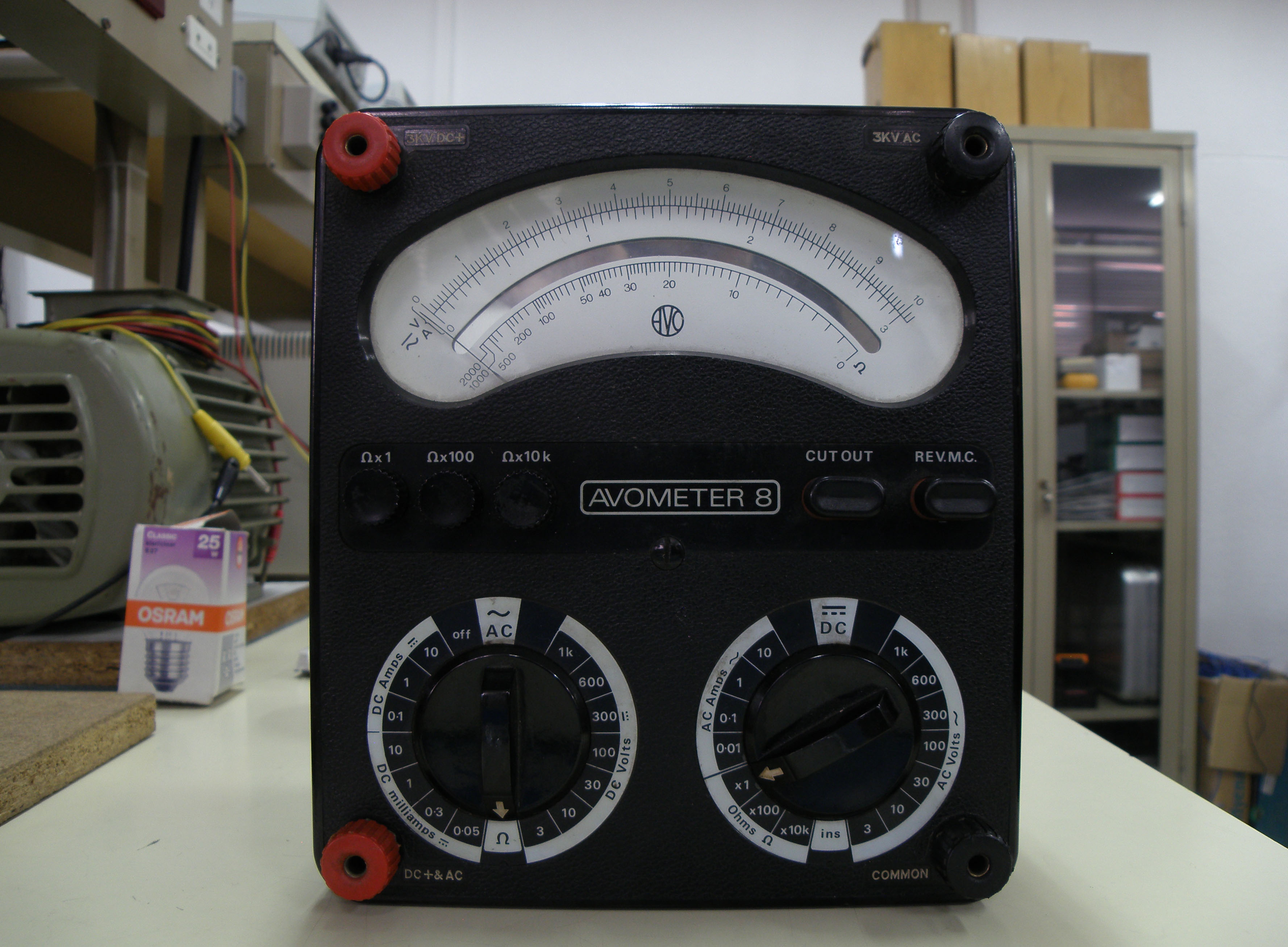 Avometro8