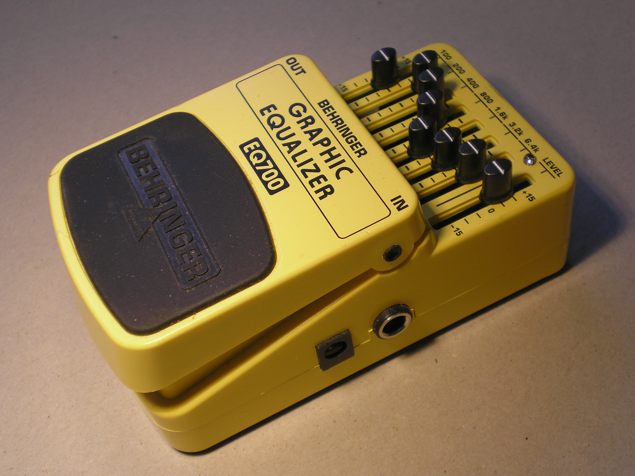 Behringer EQ700