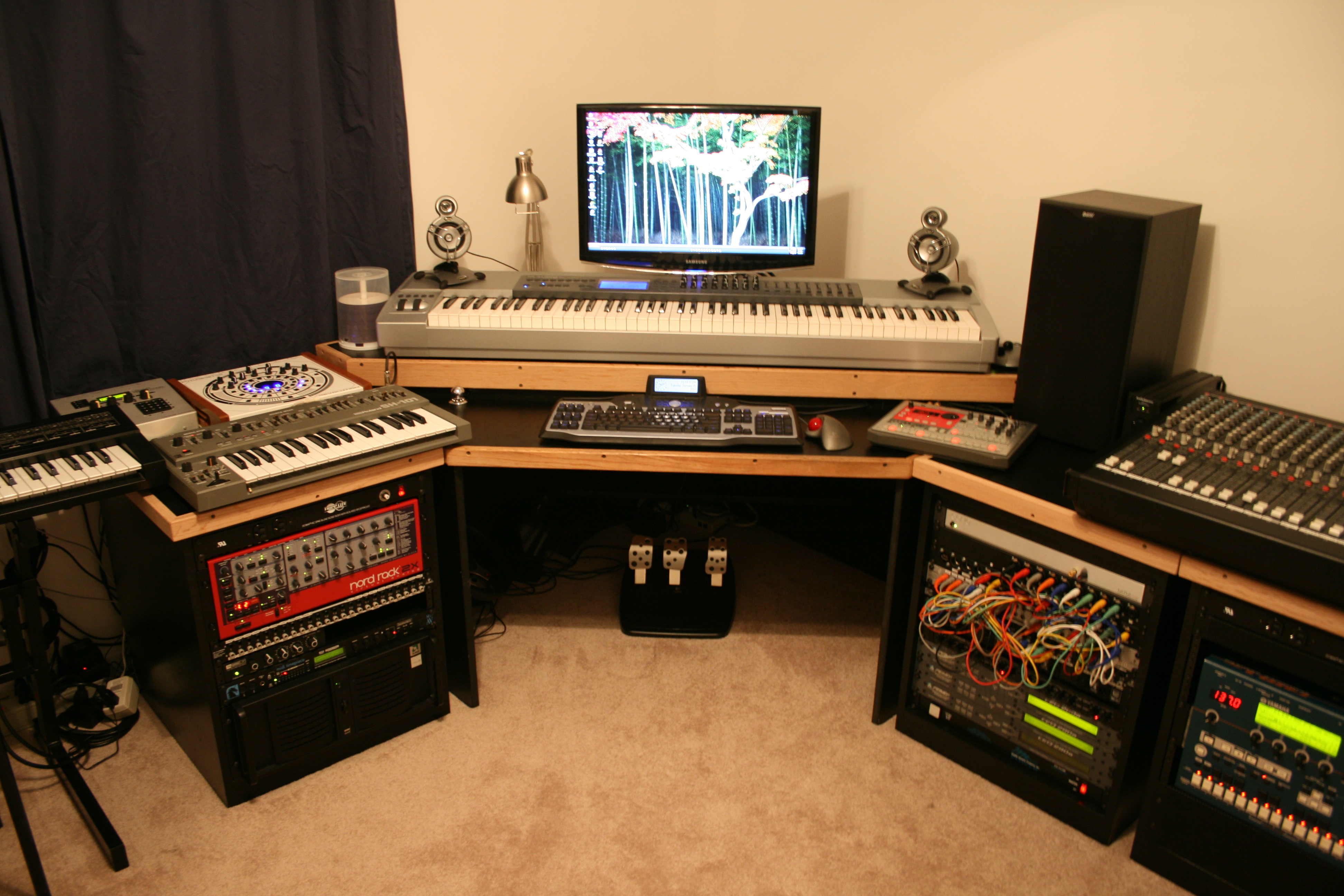BoneDaddy.P7's studio center 1