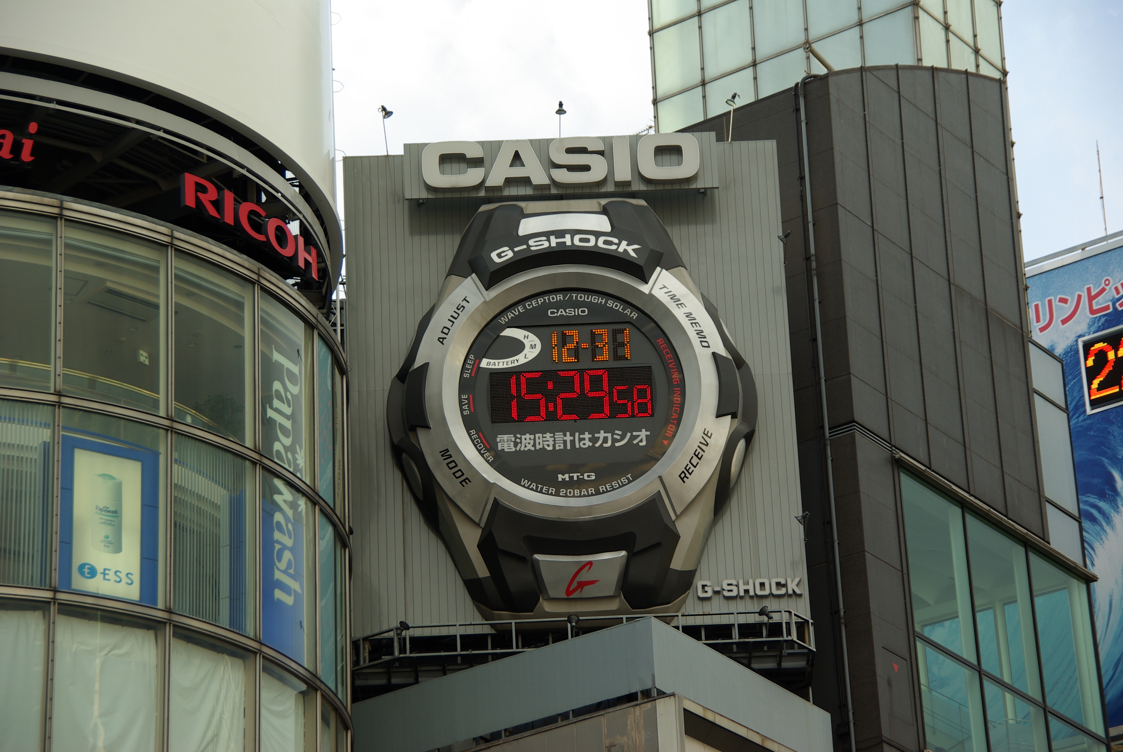CASIO Giant G-SHOCK in Ginza (6813109098)