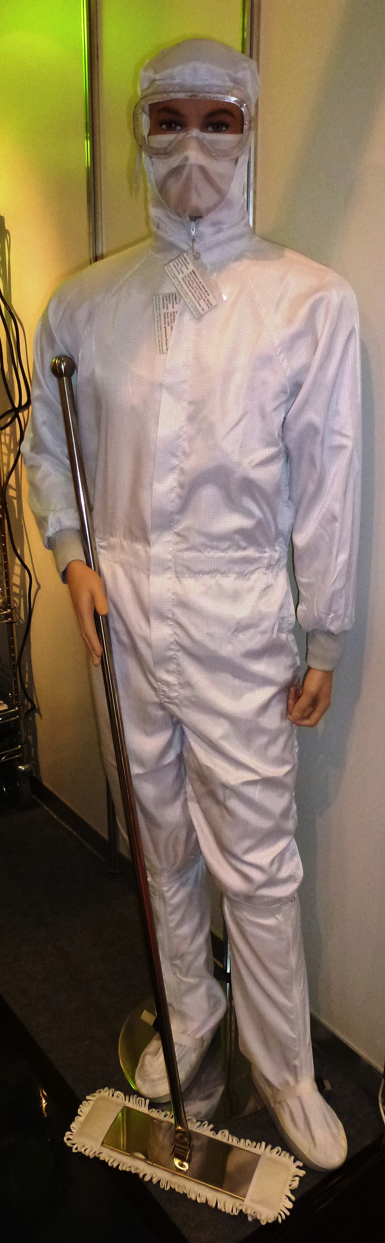 Cleanroom Garment1