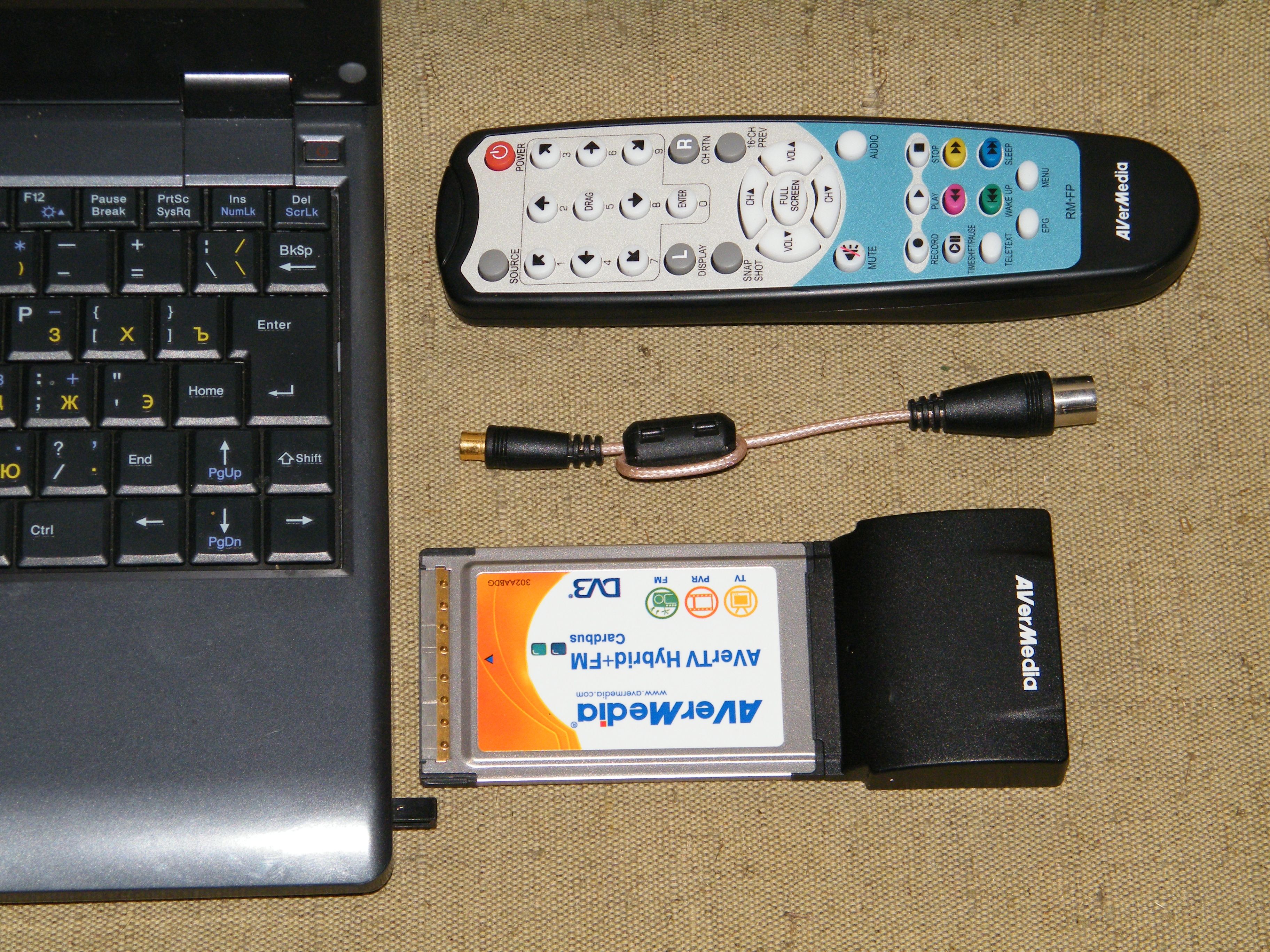 ТВ-тюнер Avermedia PCMCIA с ноутбуком