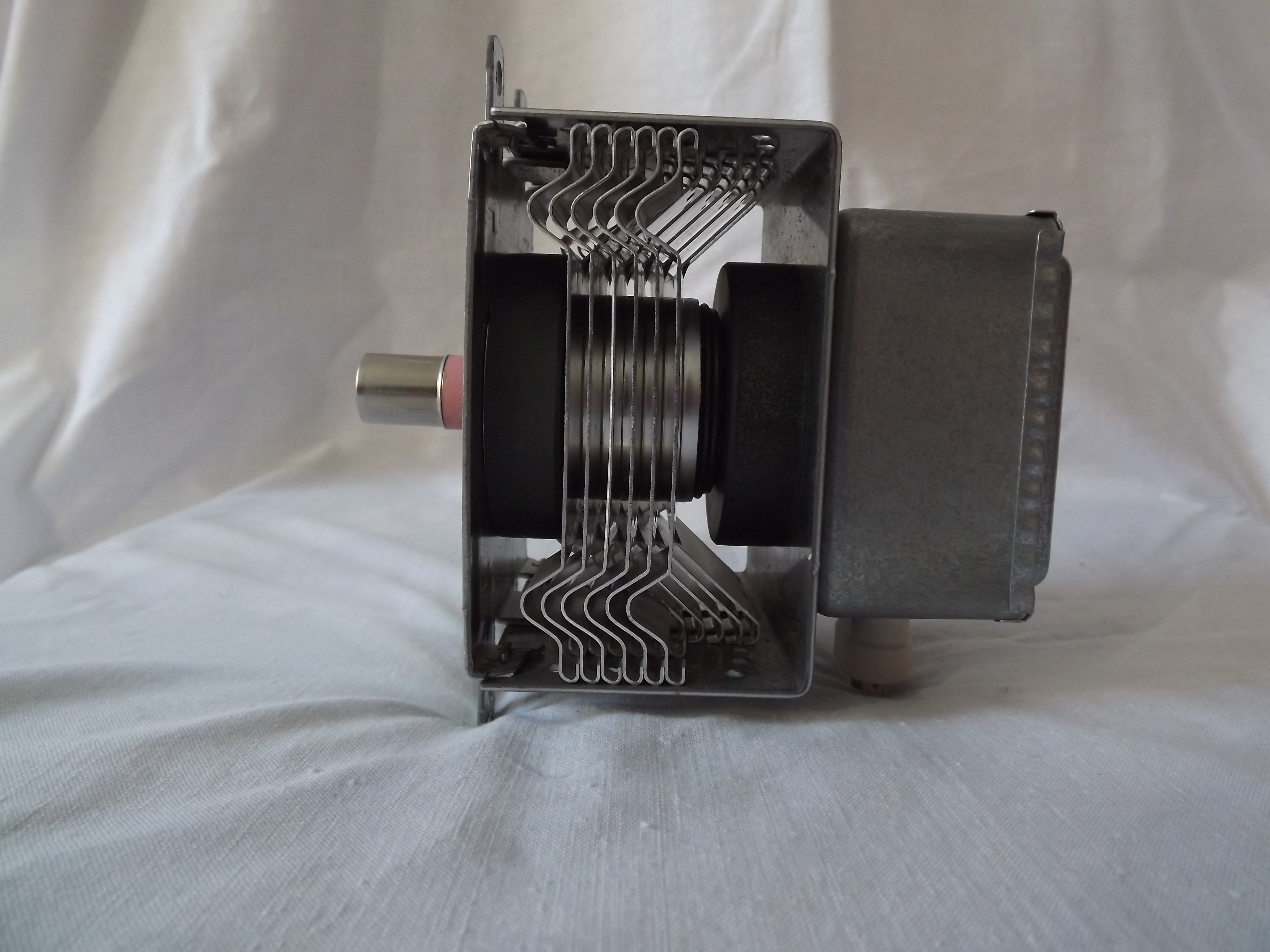 Magnetron (side)
