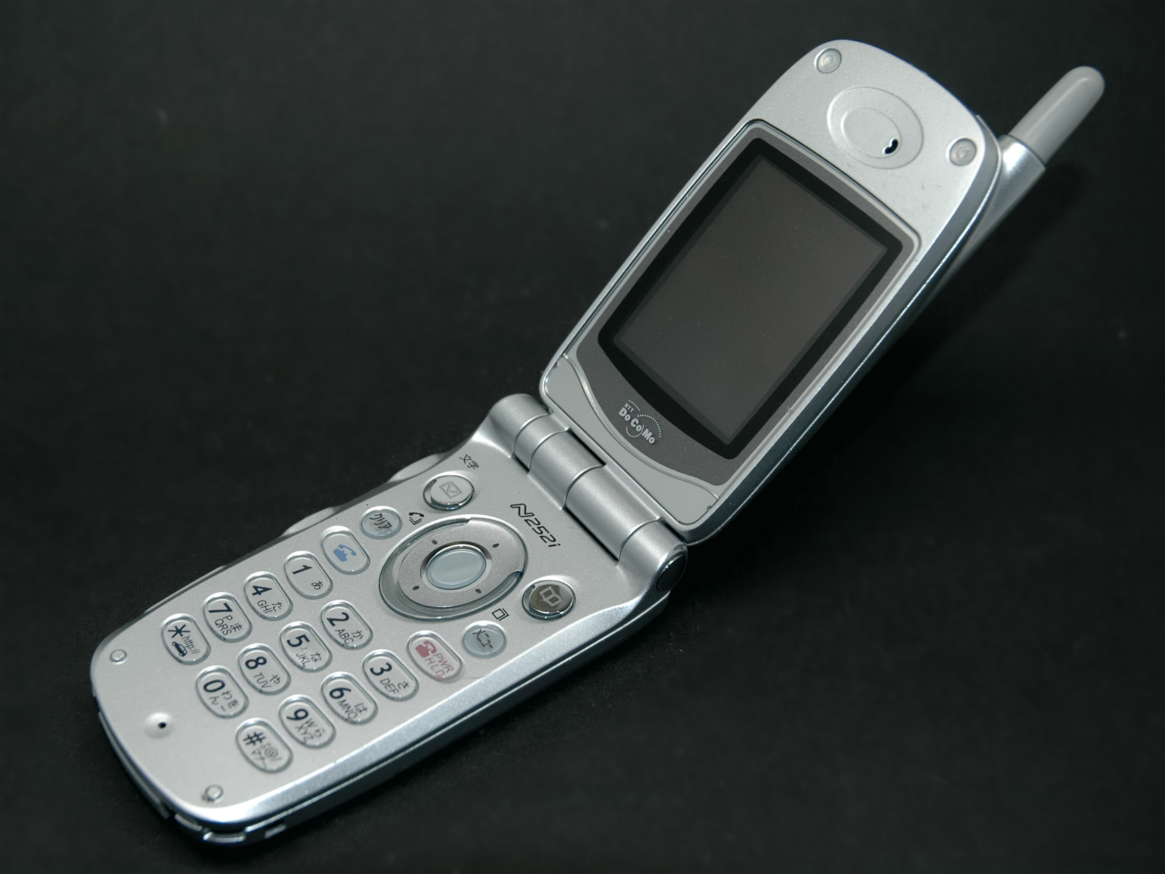 NTTDoCoMo N252i 001