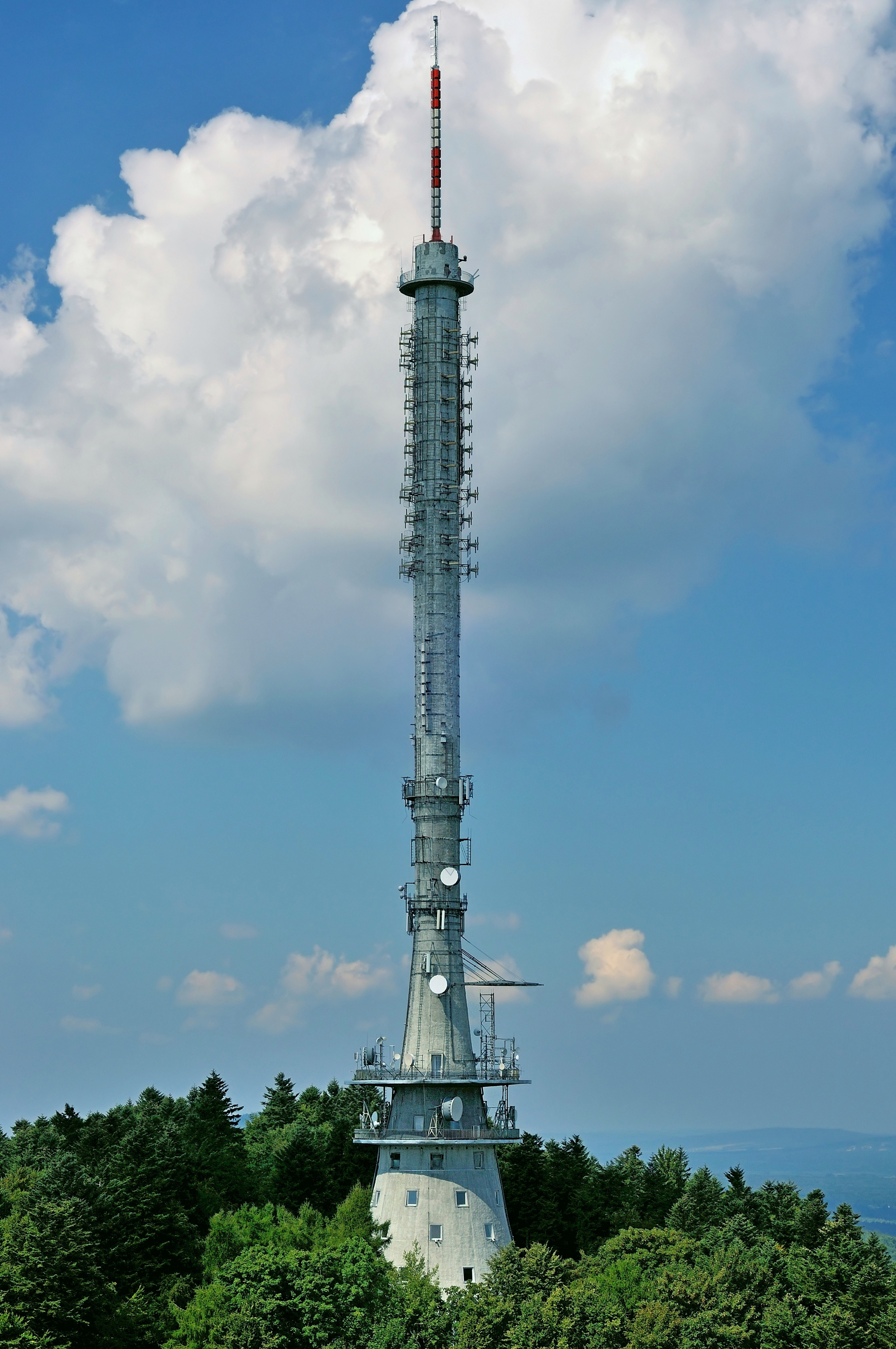 PL-SK Świętokrzyski Park Narodowy, wieża radiowo-telewizyjna 2016-08-18--11-30-05-004