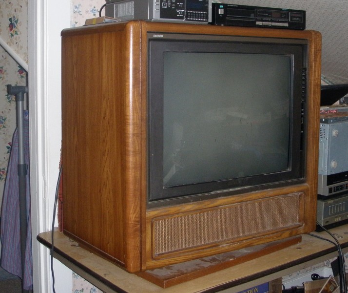 1987 RCA Dimenisa console TV set