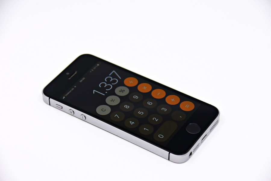 Apple iPhone SE 02