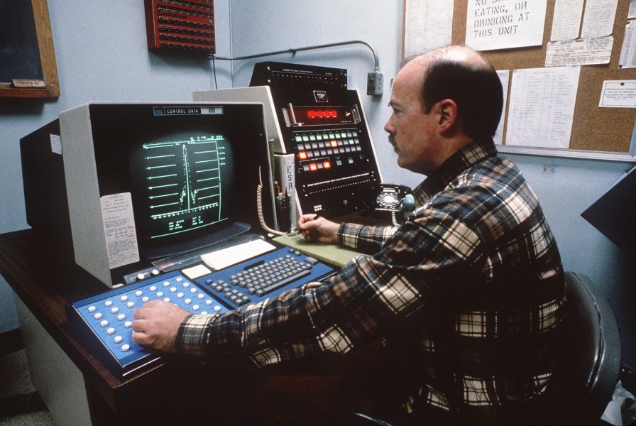 Cobra Dane radar system operation status control console room