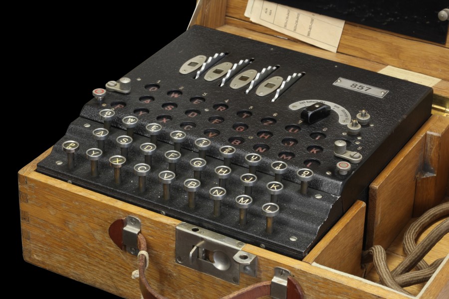 Enigma-IMG 0487-black