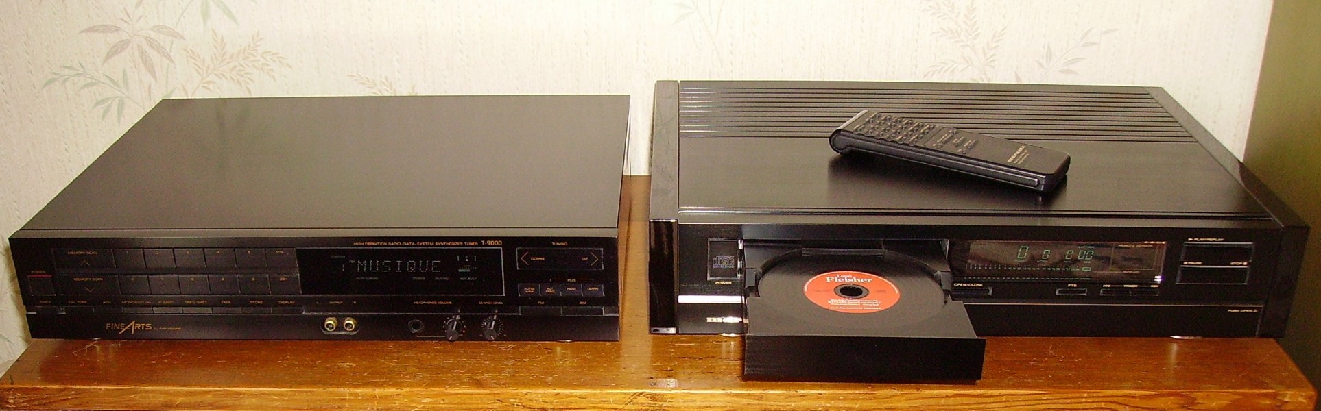 Hifi sources-Tuner and CD player