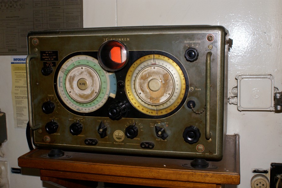 Telefunken marine radio device