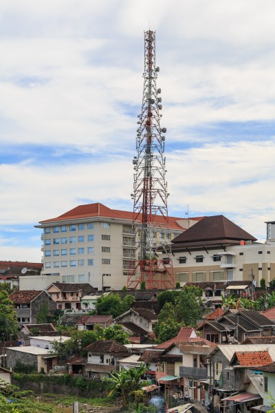 Yogyakarta Indonesia Telekommunikation-mast-01