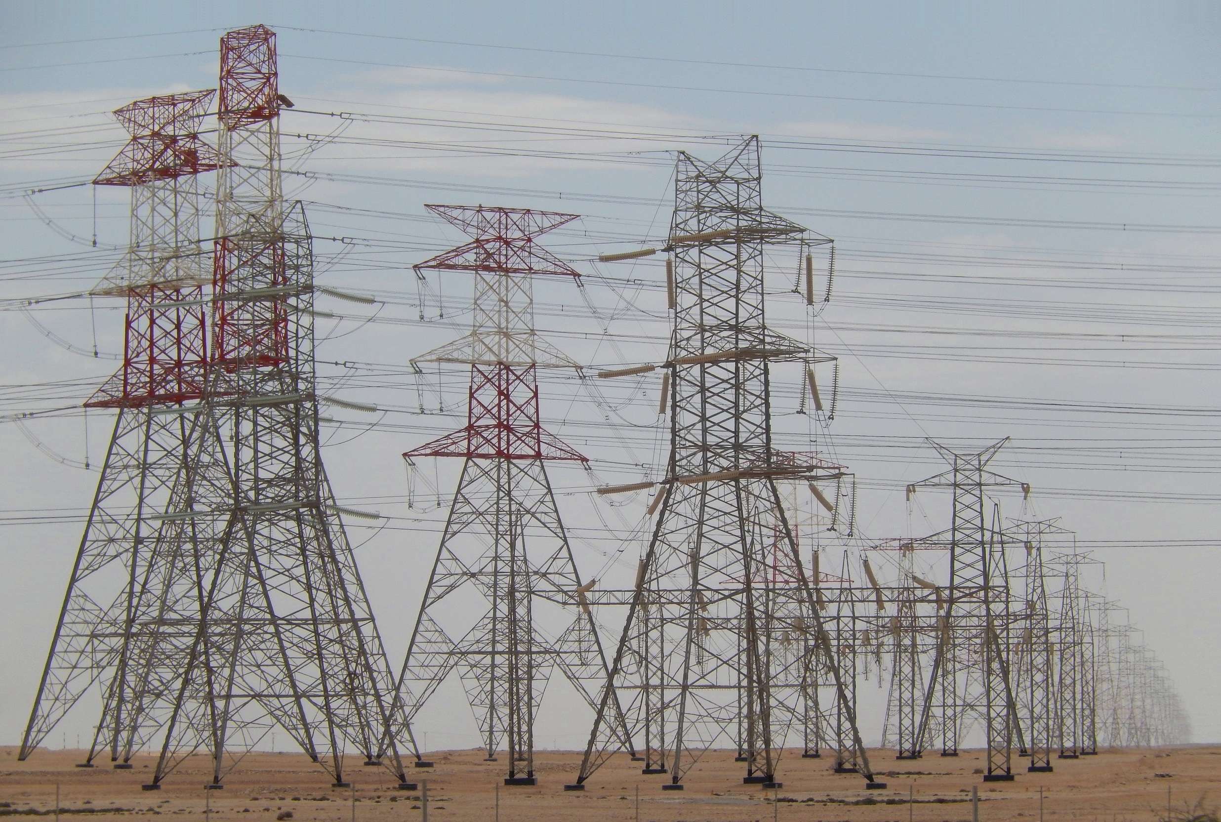 Qatar, power lines (7)