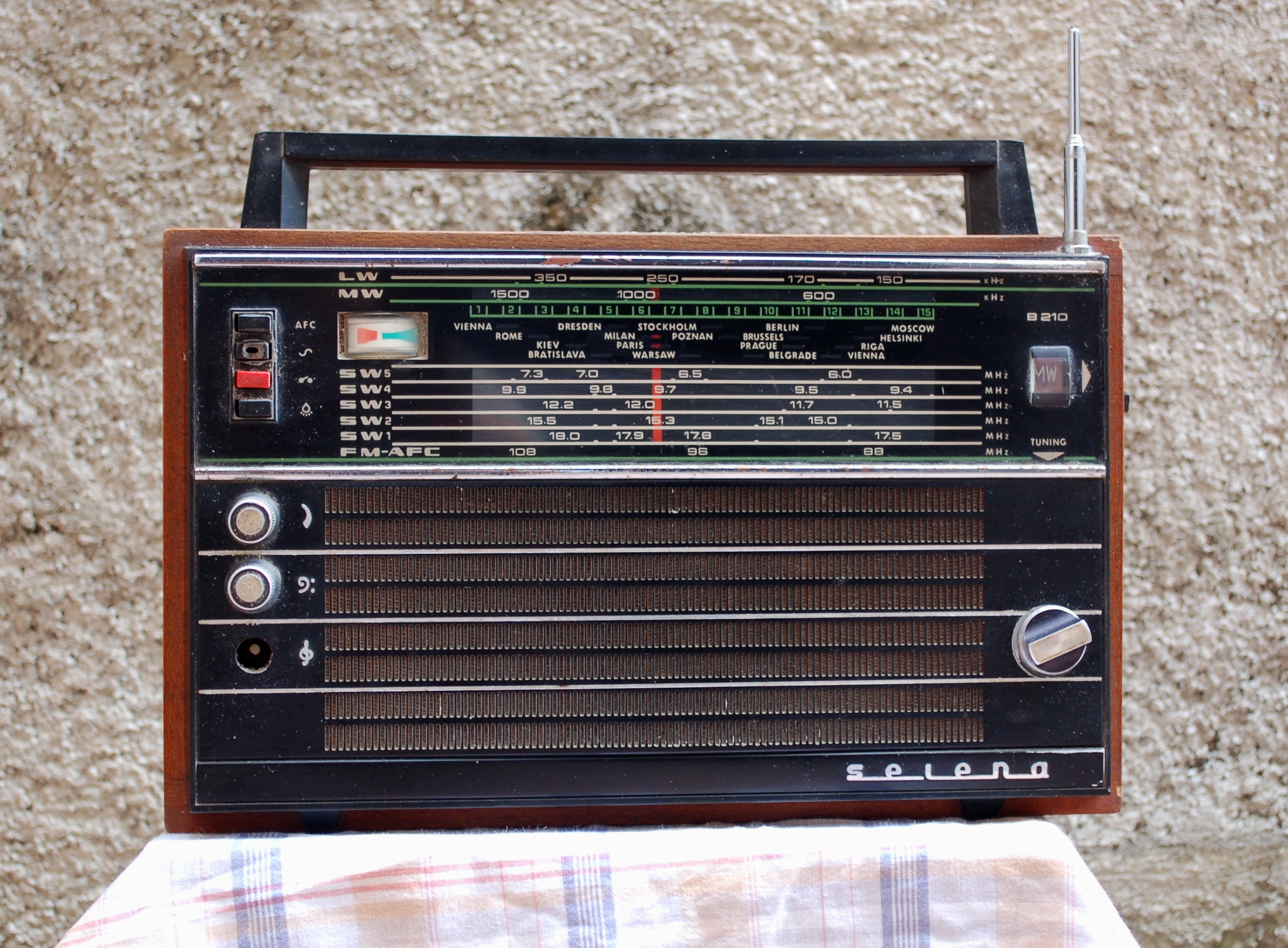 Radio Selena B210