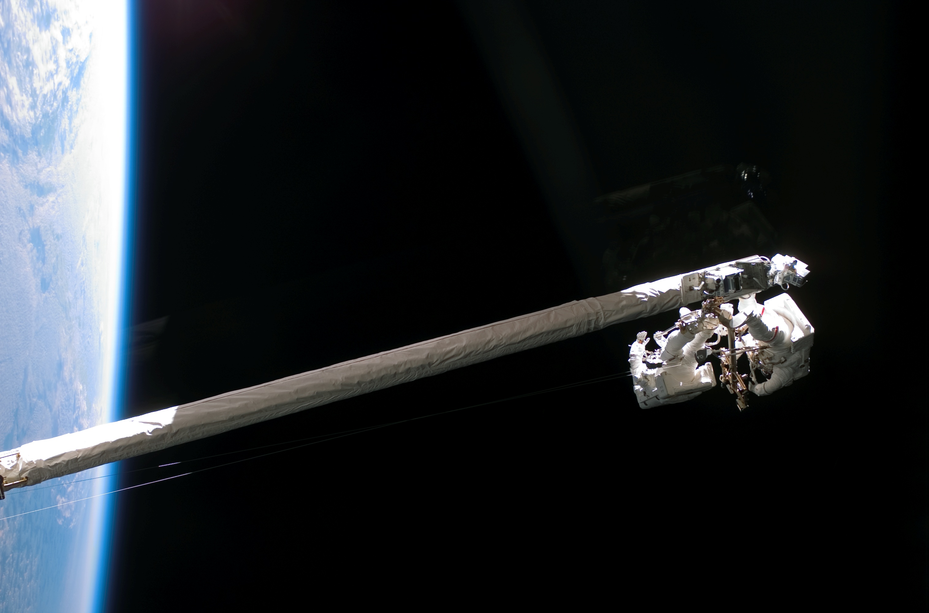 STS-121 Sellers Fossum RMS-OBSS