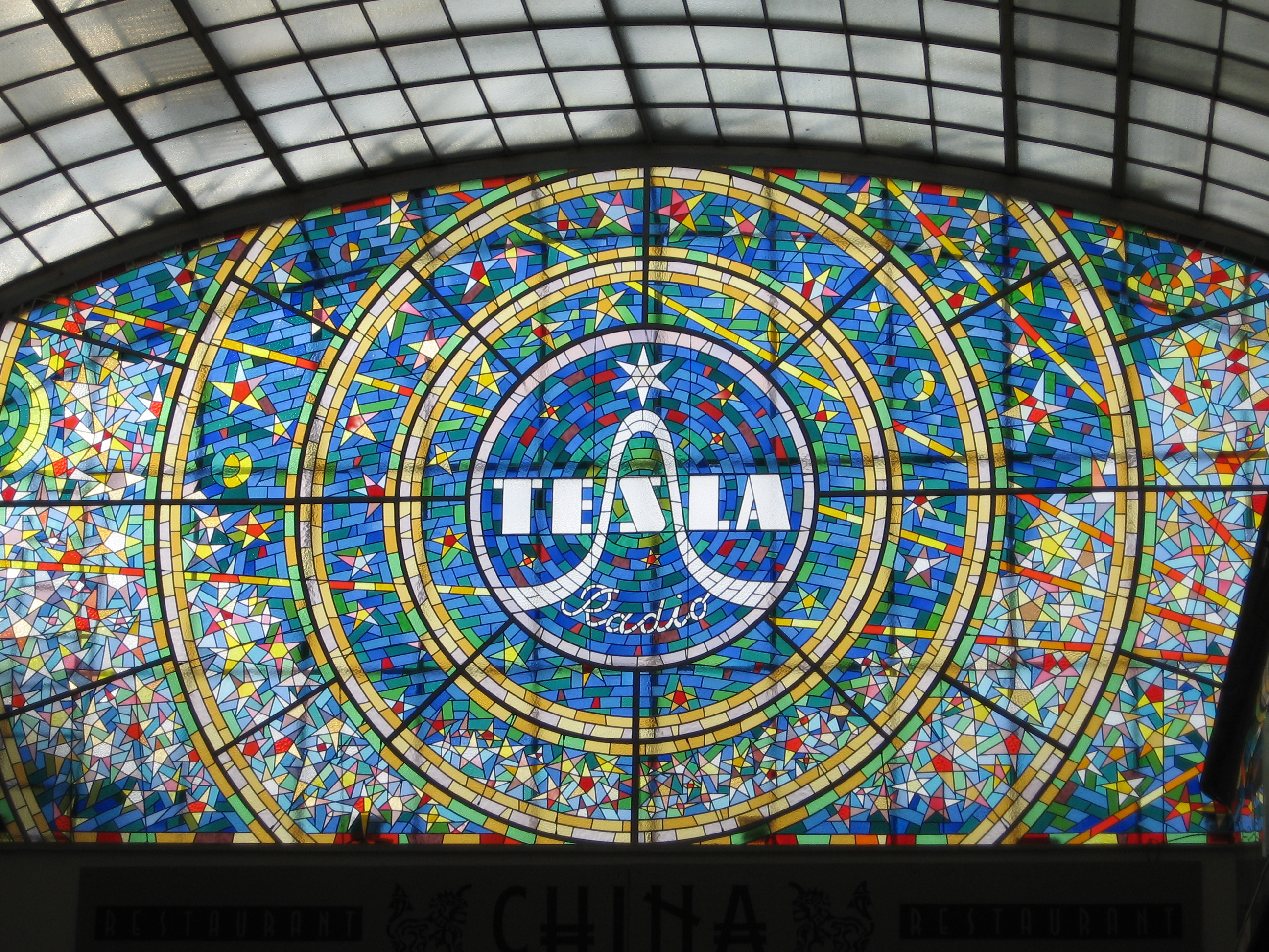 Tesla Radio vitrage
