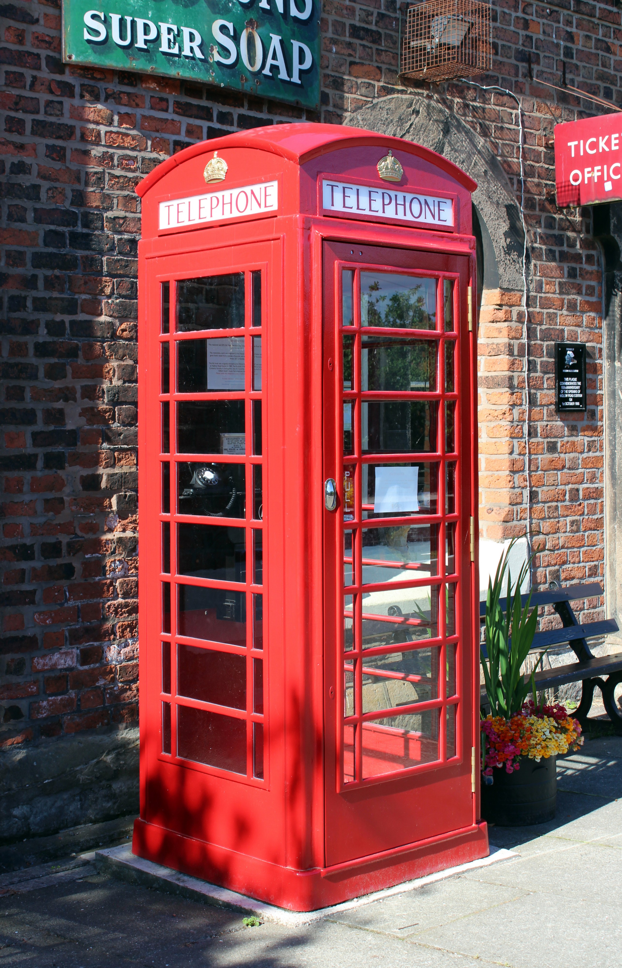 Photo of K6 Phone box at Hadlow Road station