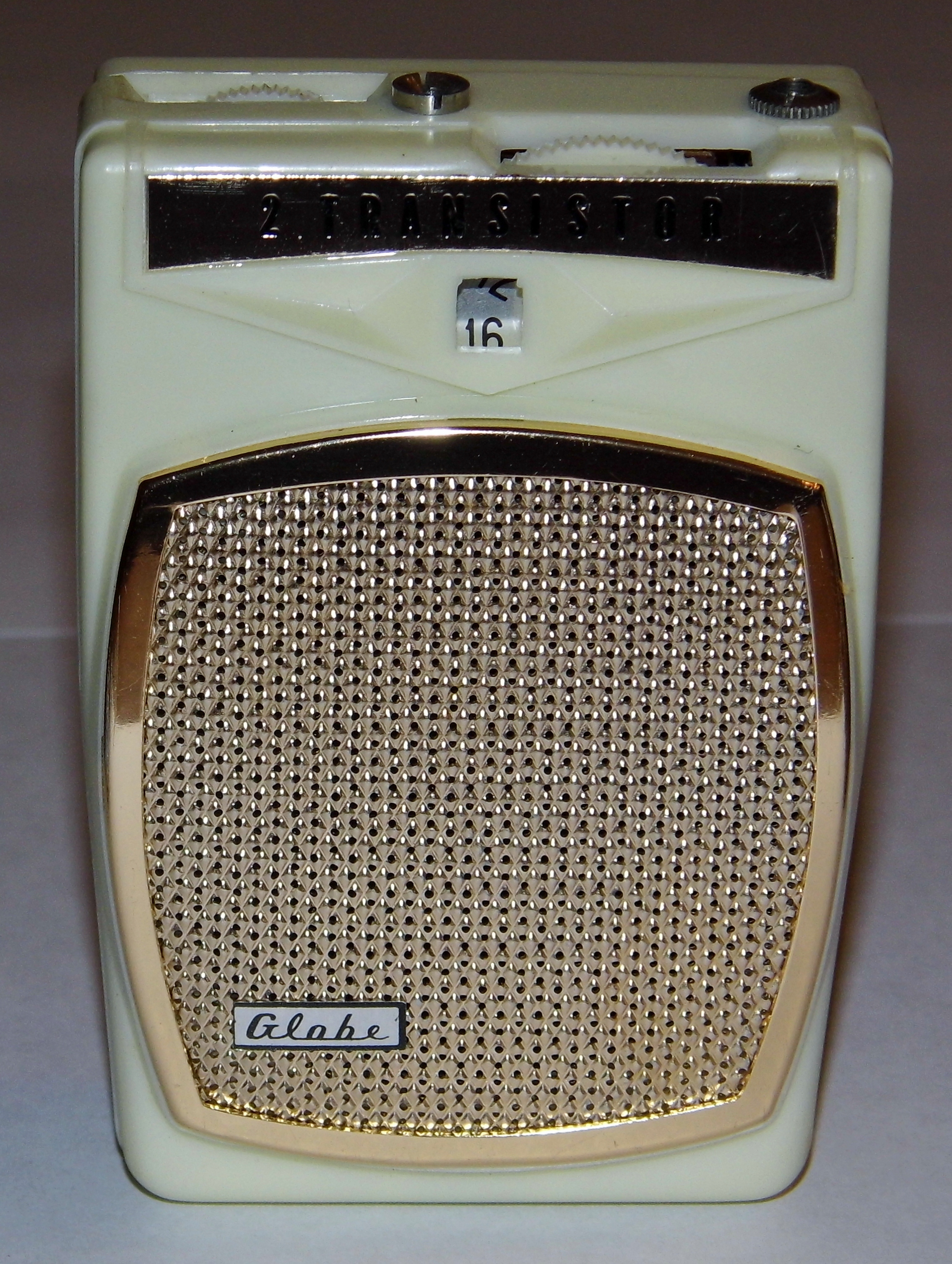 Vintage Globe 2-Transistor Boy's Radio (8439005977)