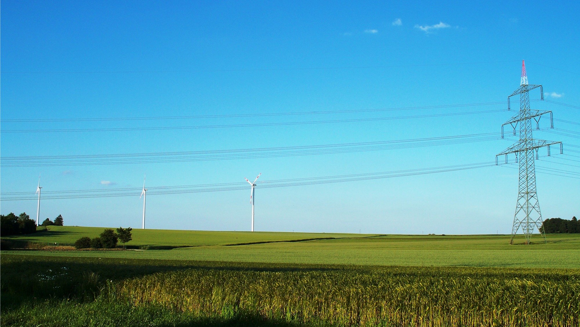 Windräder, Nähe Pollenfeld