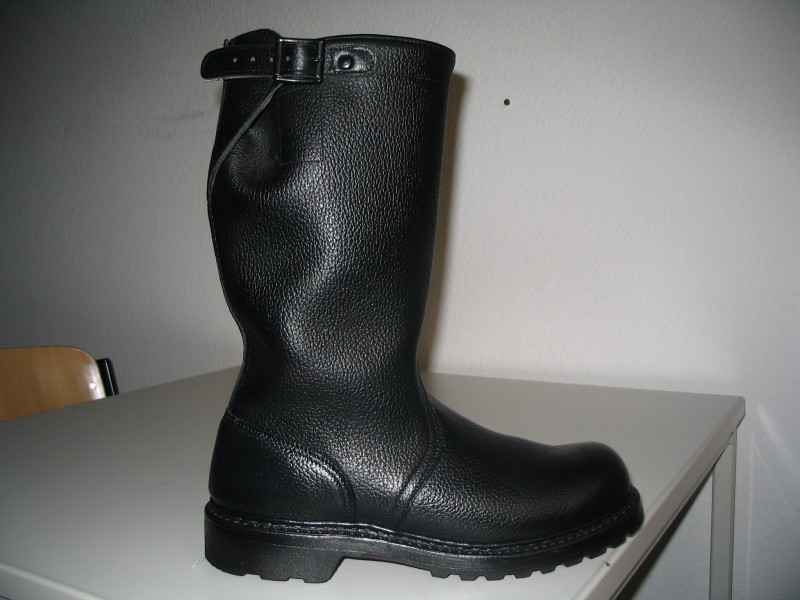 Knobelbecher