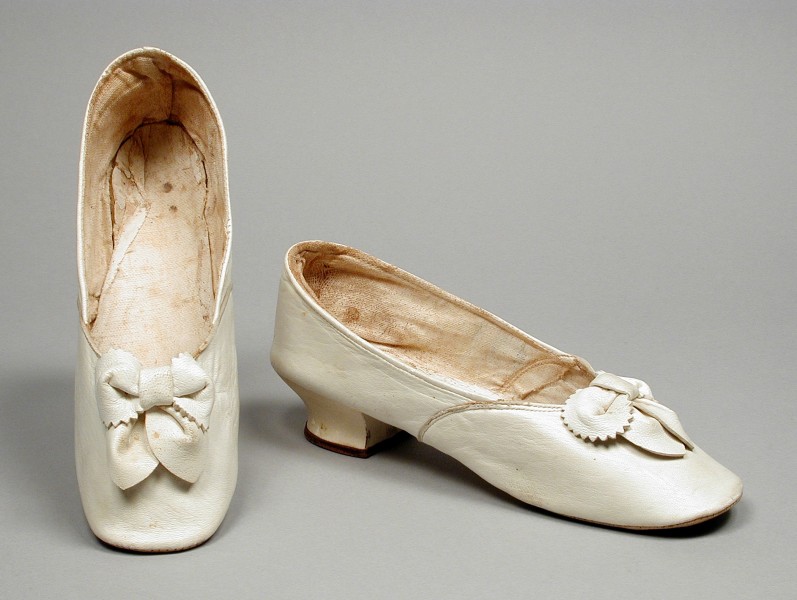 Pair of Girl's Slippers LACMA AC1997.27.1.1-.2