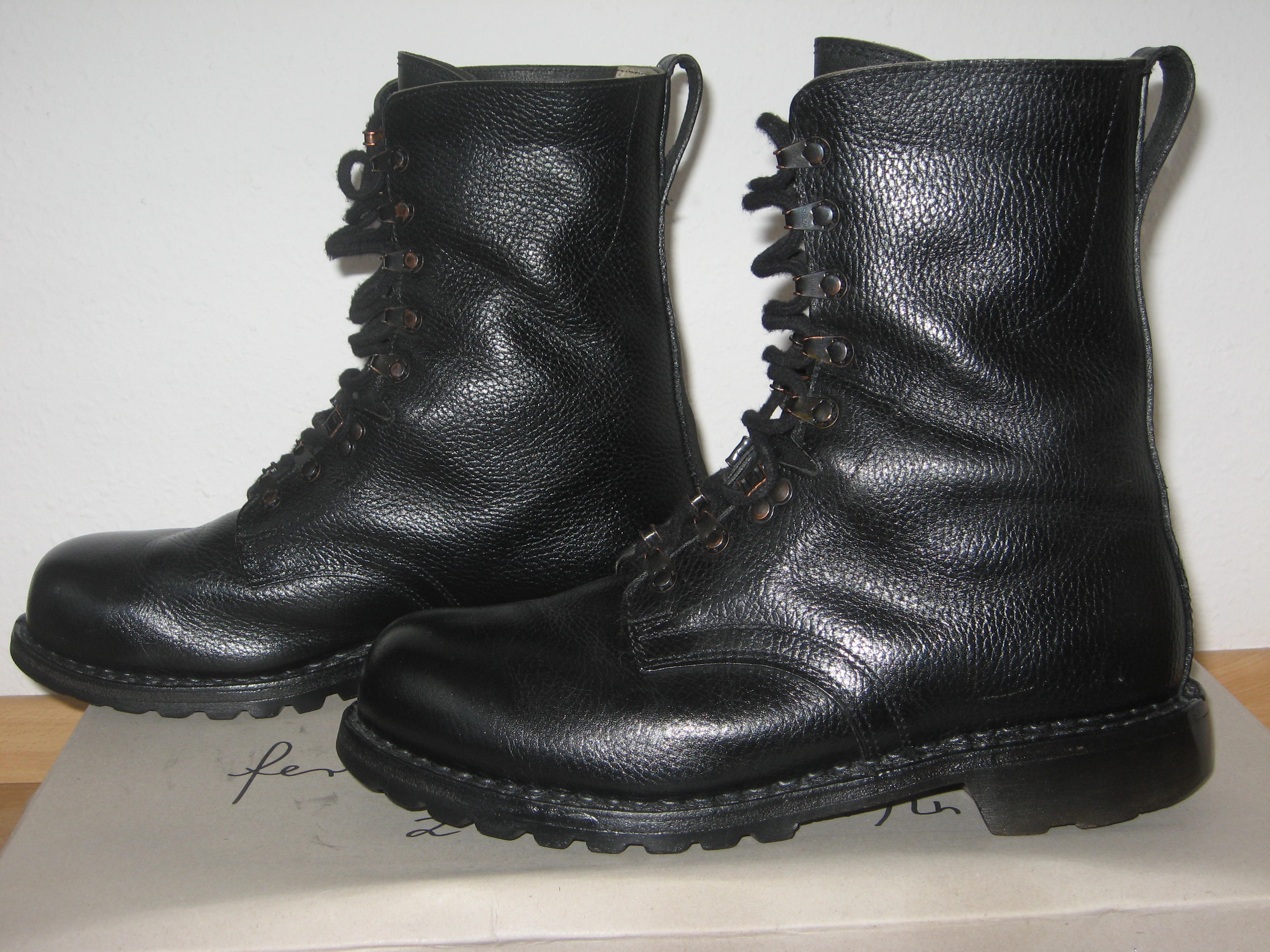 Zweites Modell Kampfstiefel alter Art