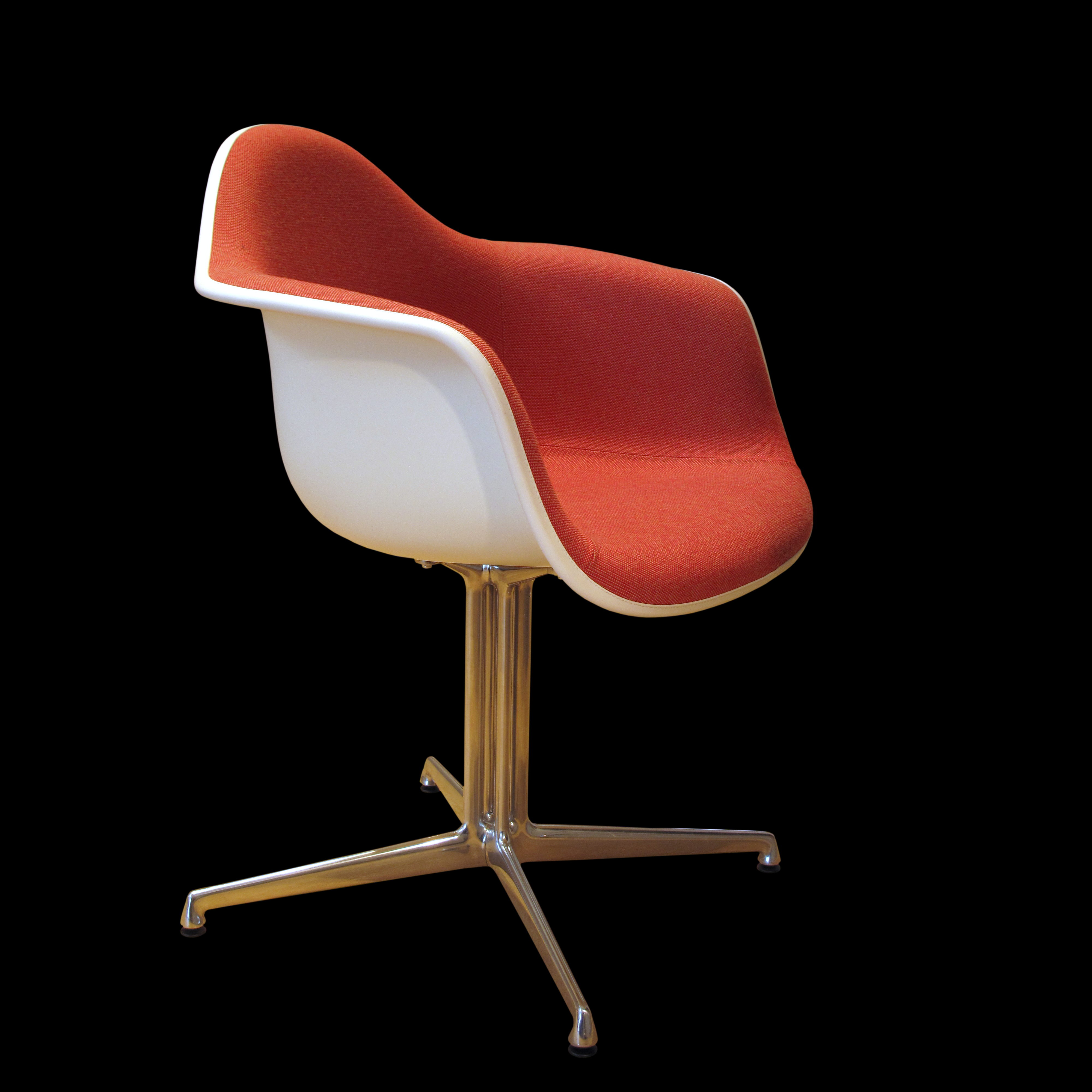 Eames chair-IMG 4624