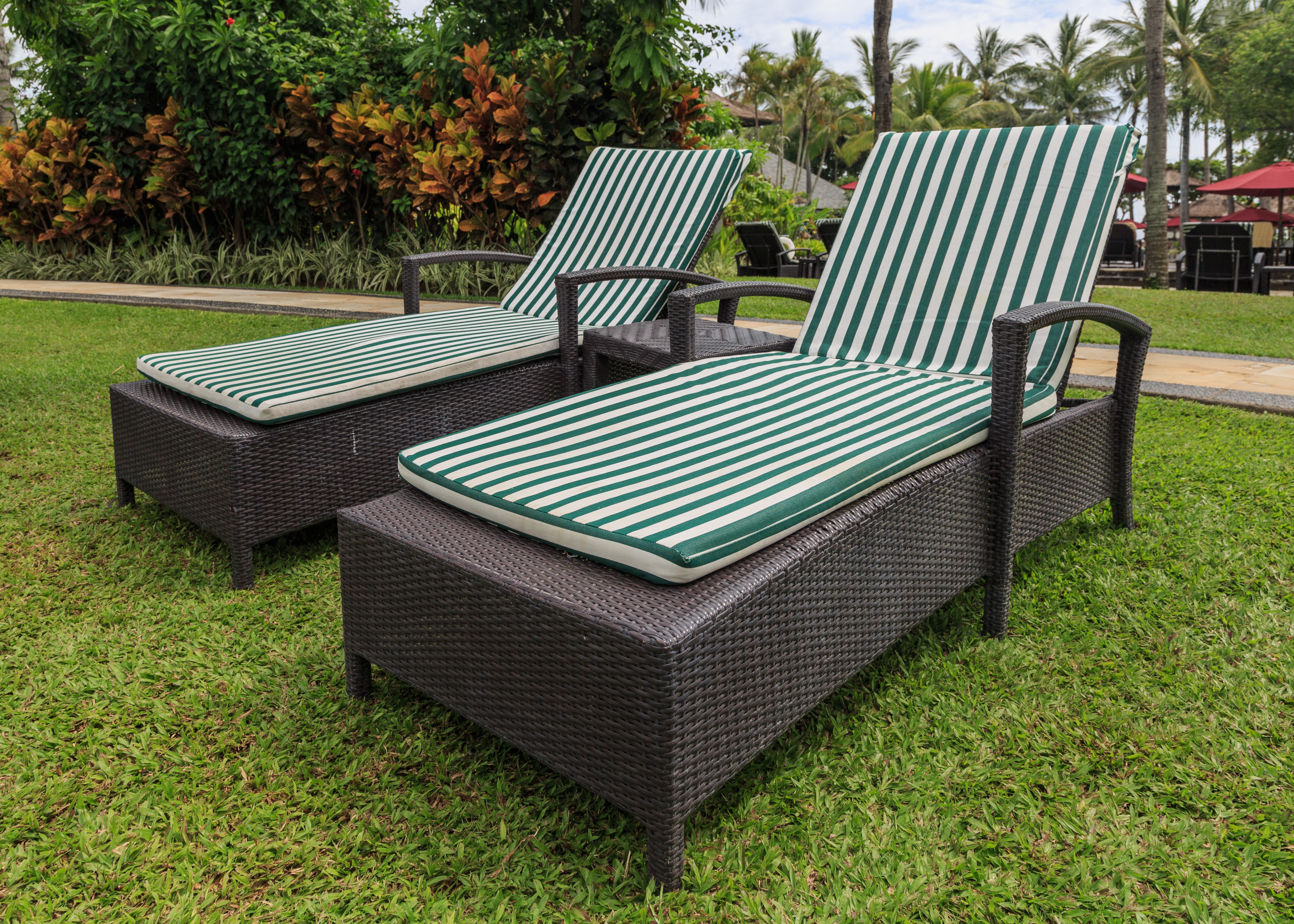 Nusa-Dua Bali Indonesia Sunbeds-01