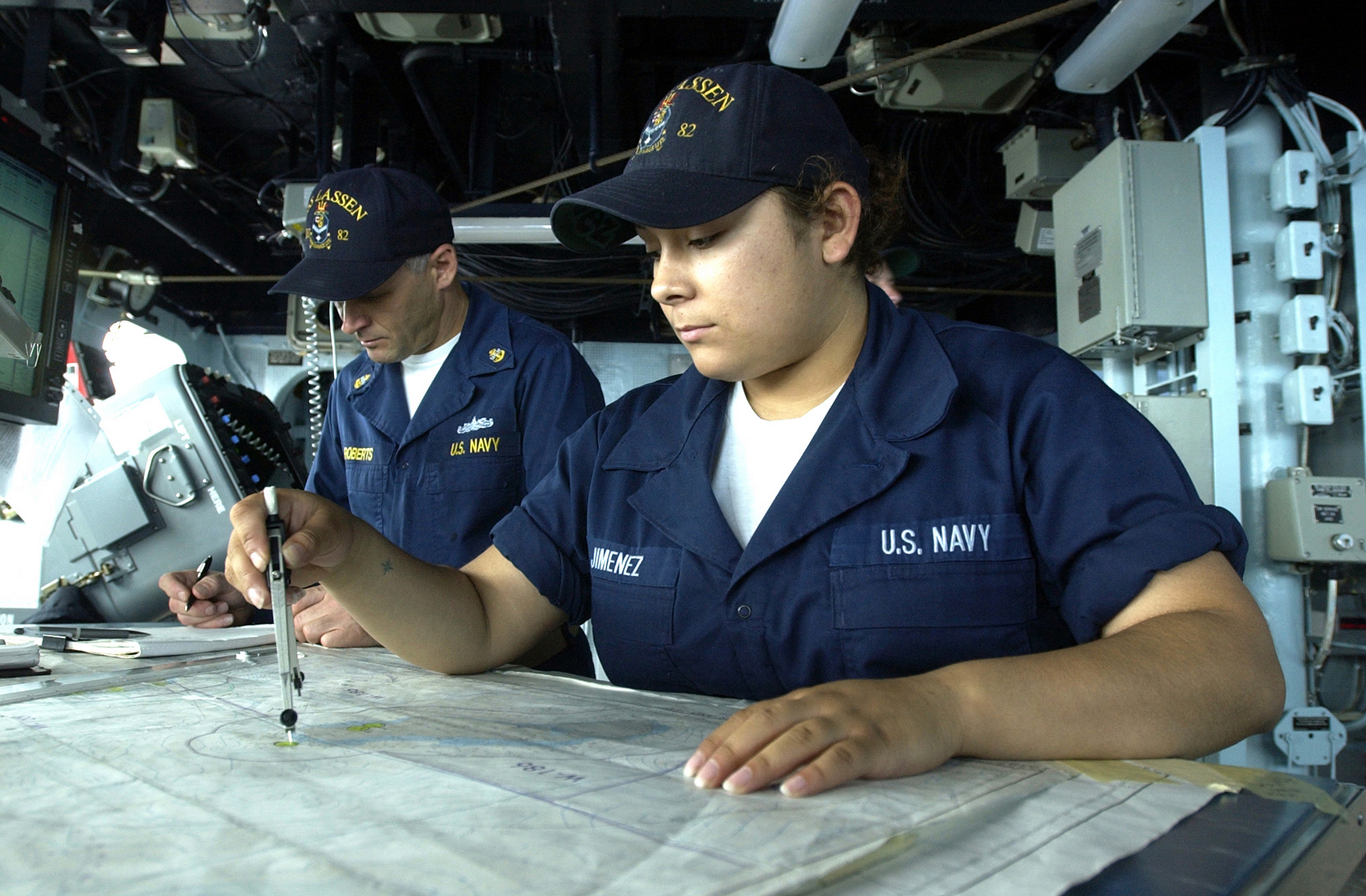 US Navy 020705-N-3236B-009 Aboard the guided missile destroyer USS Lassen (DDG 82)