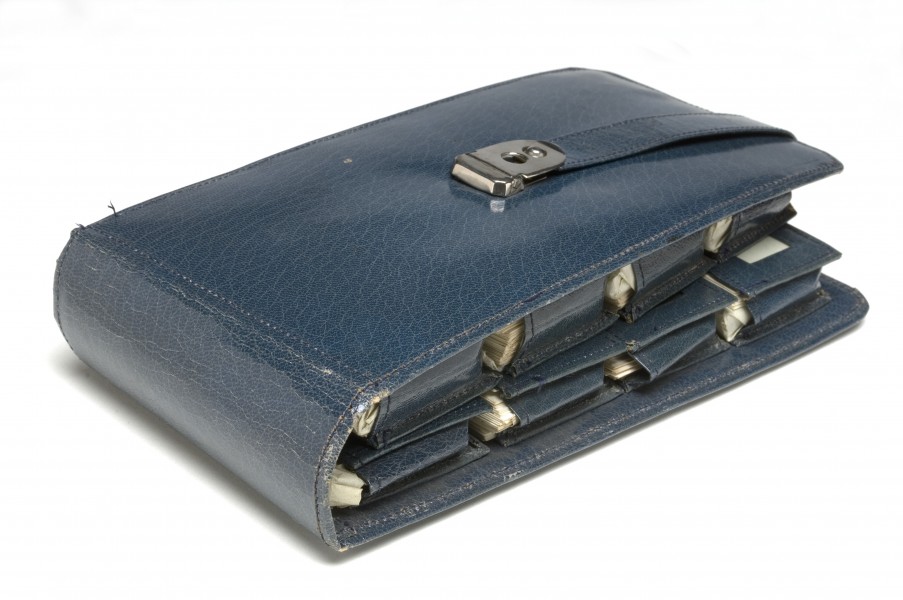 Calling card case Wellcome L0044035