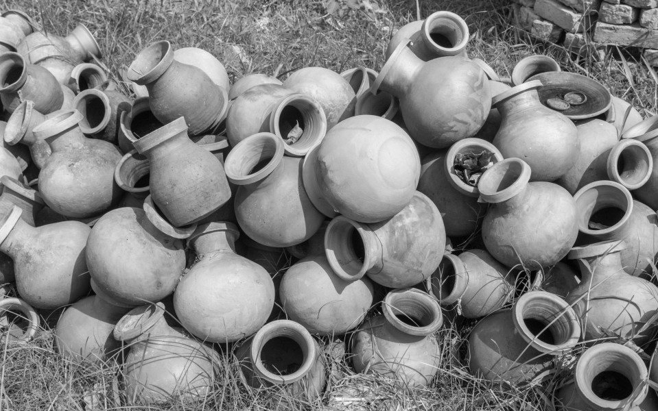 Clay Pots-BW-IMG 7302