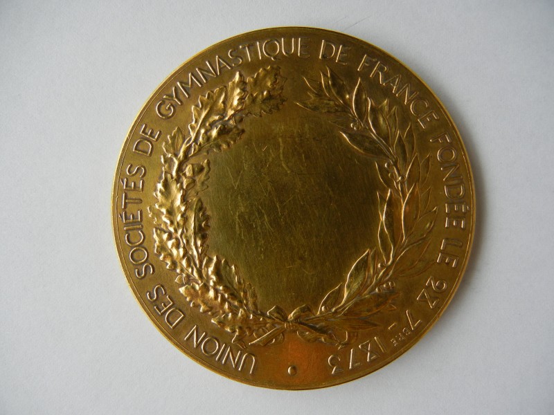Médaille ARGENT VERMEIL. Union des sociétés de gymnastique de France fondée le 28 septembre 1873. PATRIE COURAGE MORALITE. Graveur Alphée DUBOIS (1831-1905) (2)