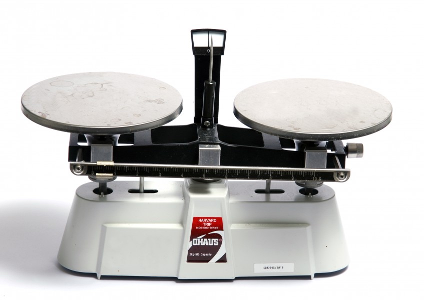 Simple balance scales-02