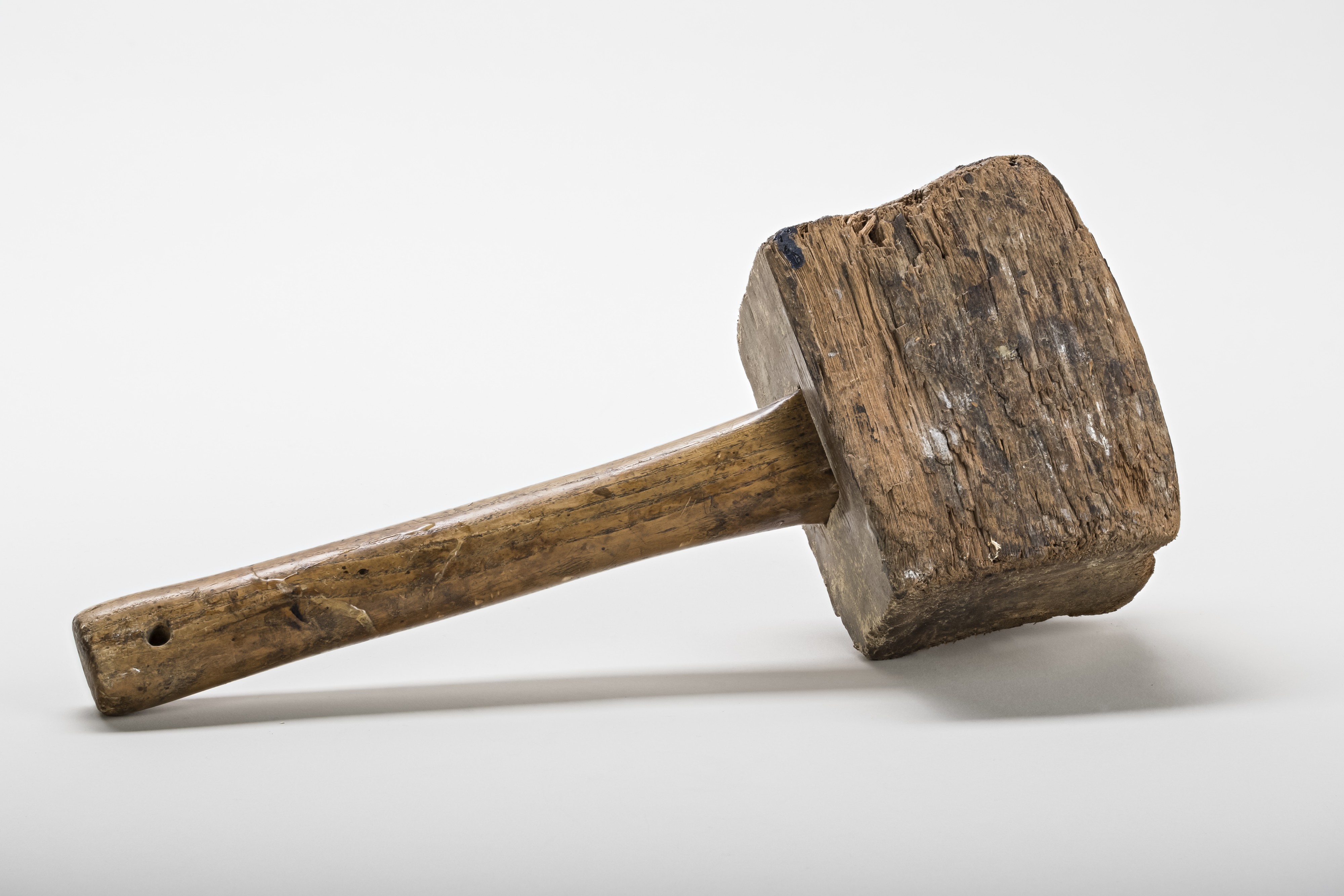 Wooden-hammer-01