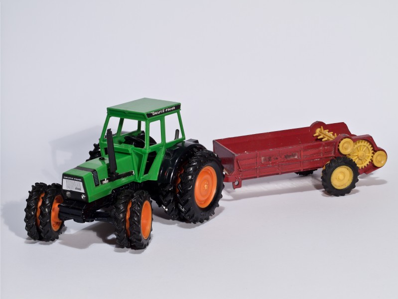 Britains - Deatz Fahr DX92 with Manure Spreader